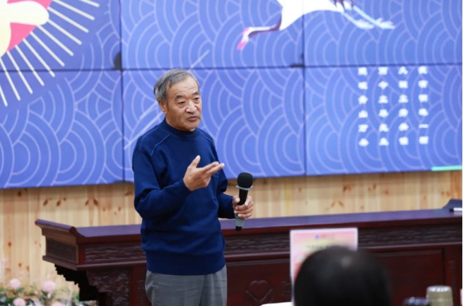 從頭到腳病痛消，由內(nèi)而外心境明——七旬夫婦的36天身心煥新記